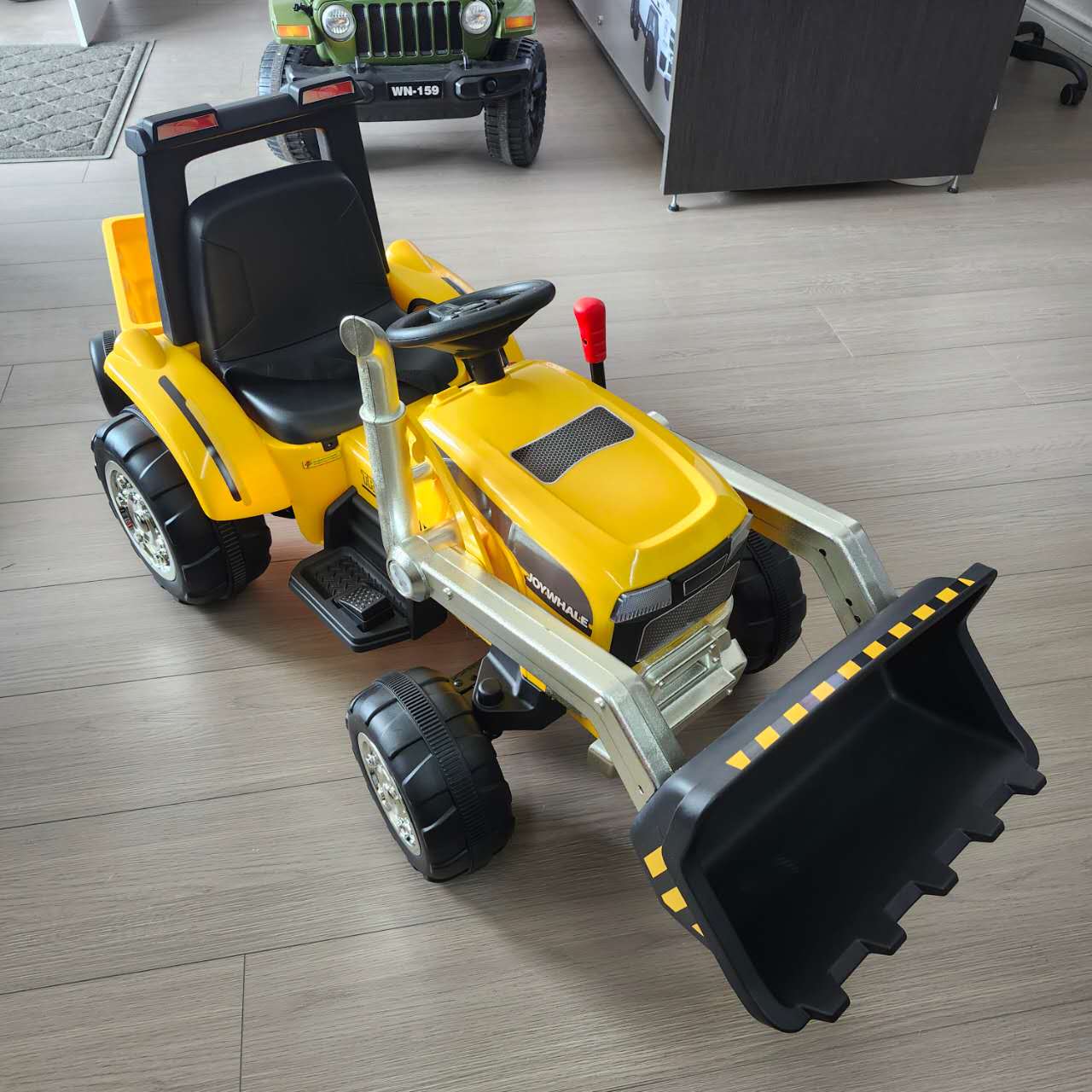 Excavator Digger S617 12V Kids Ride On Tractor with Detachable Trailer